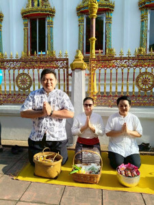 สำนักงานสหกรณ์จังหวัดยโสธร ร่วมพิธีทำบุญตักบาตรเทโวโรหณะ ... Image 1