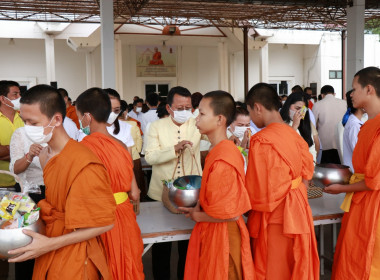 พิธีทำบุญตักบาตรถวายพระกุศล งานฉลองพระชนมายุ 8 รอบ ... Image 5