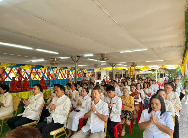 ร่วมตักบาตรเทโวโรหณะ กิจกรรมสืบสานวัฒนธรรมประเพณี วิถีอีสาน ... Image 3