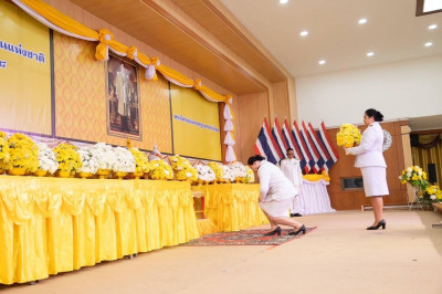 ร่วมพิธีถวายราชสักการะแด่พระบาทสมเด็จพระบรมชนกาธิเบศร ... Image 1